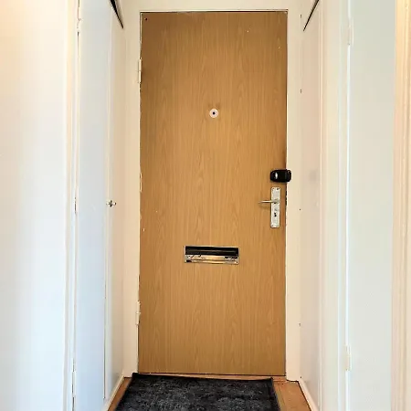 In Esbjerg, Strandbygade 81 *